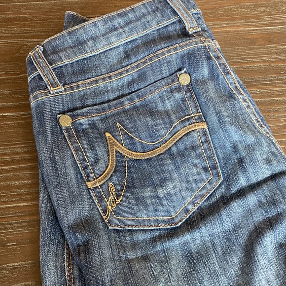 DKNY jeans denim capris in size 1. Made in Vietnam. - Picture 8 of 8